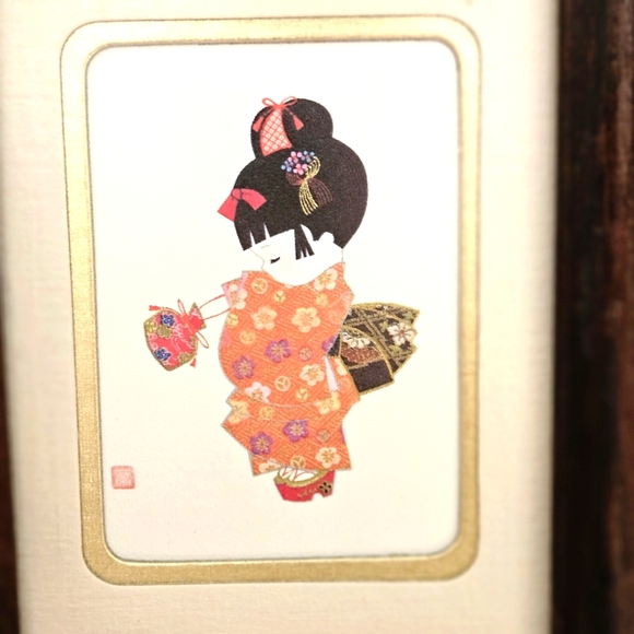 Japanese girl in kimono decor - Picture 4 of 6